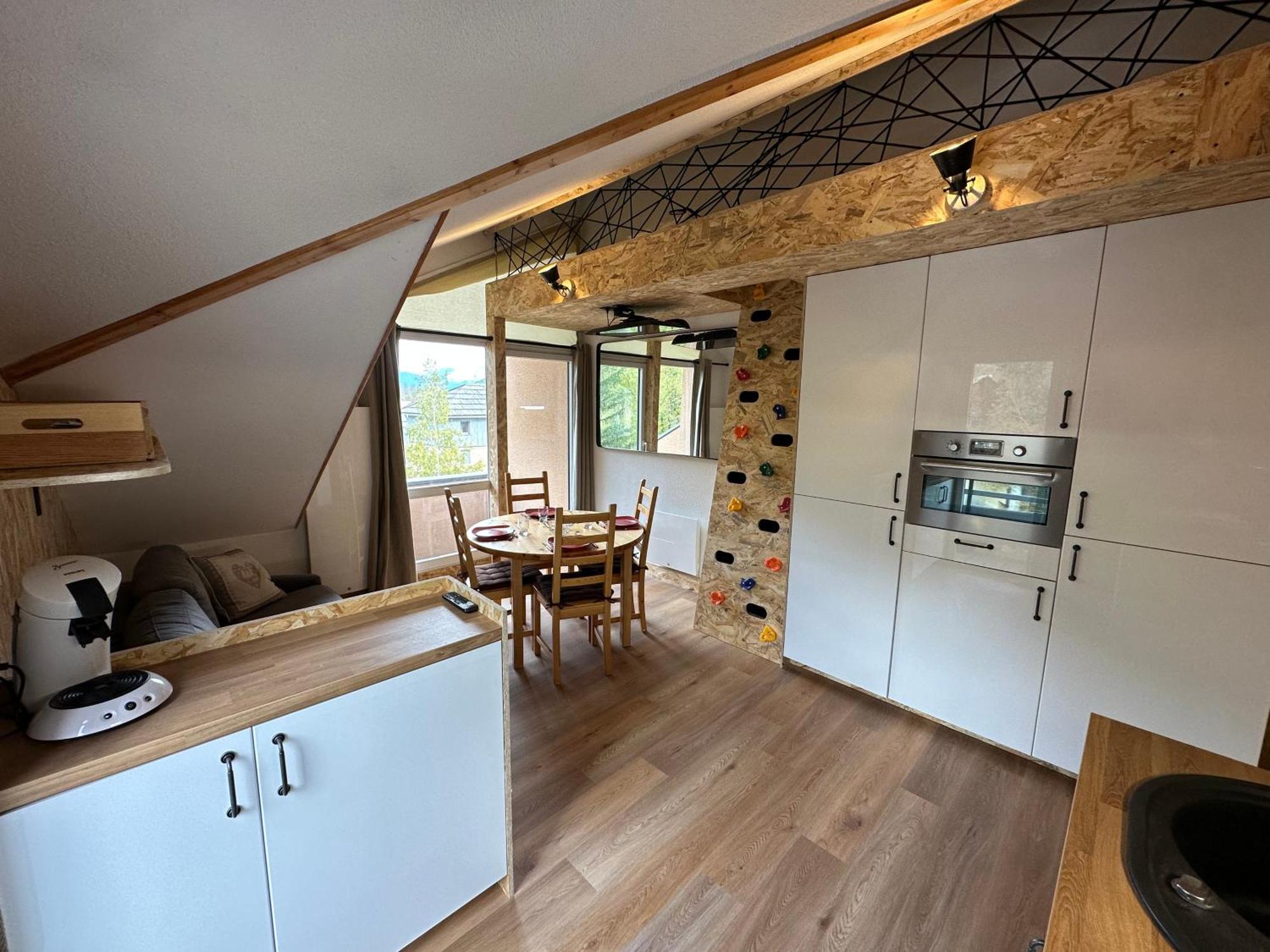 Snowood Serre Chevalier: Mountain Retreat for 5-7, Near Pontillas Lift La Salle-les-Alpes Exterior photo